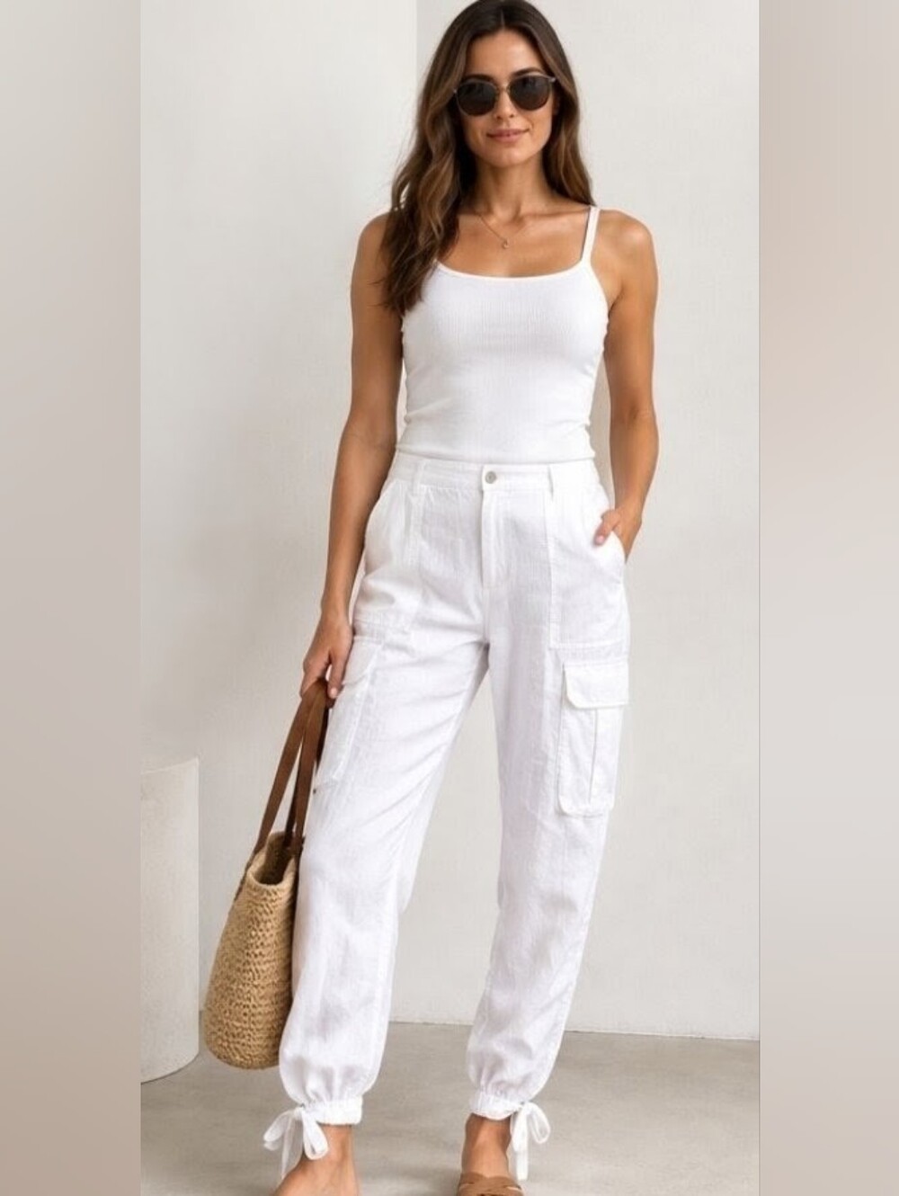 Lucy Love Expedition Linen Pants | White | M
Chic white relaxed linen pants